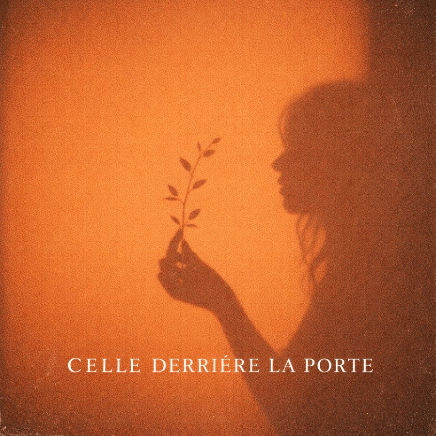 Celle derrière la porte